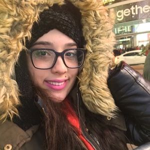 Meet your Posher, Daniela